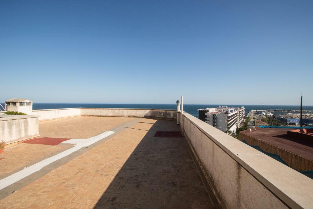 Beach, City Center And Entertainment Alicante Exteriör bild