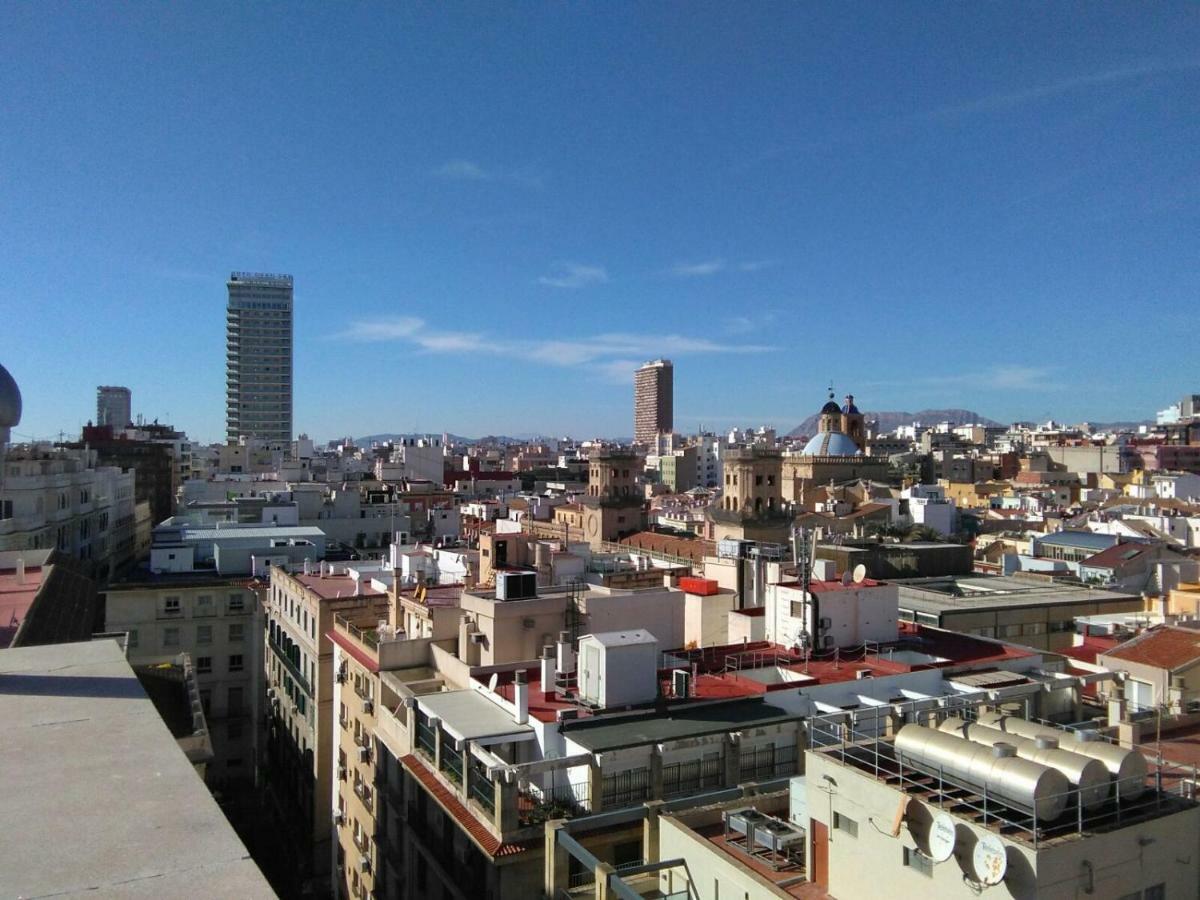 Beach, City Center And Entertainment Alicante Exteriör bild