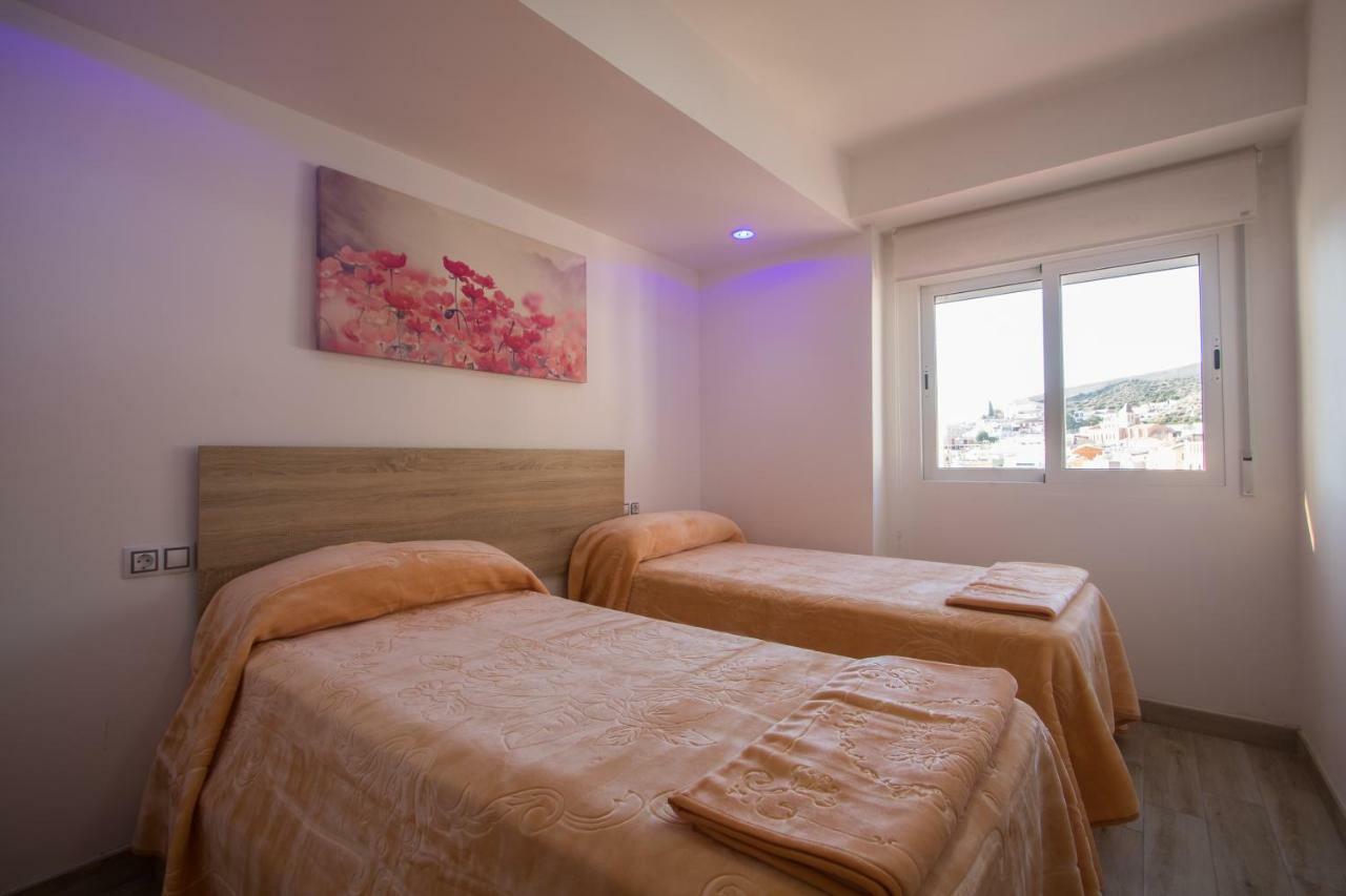 Beach, City Center And Entertainment Alicante Exteriör bild