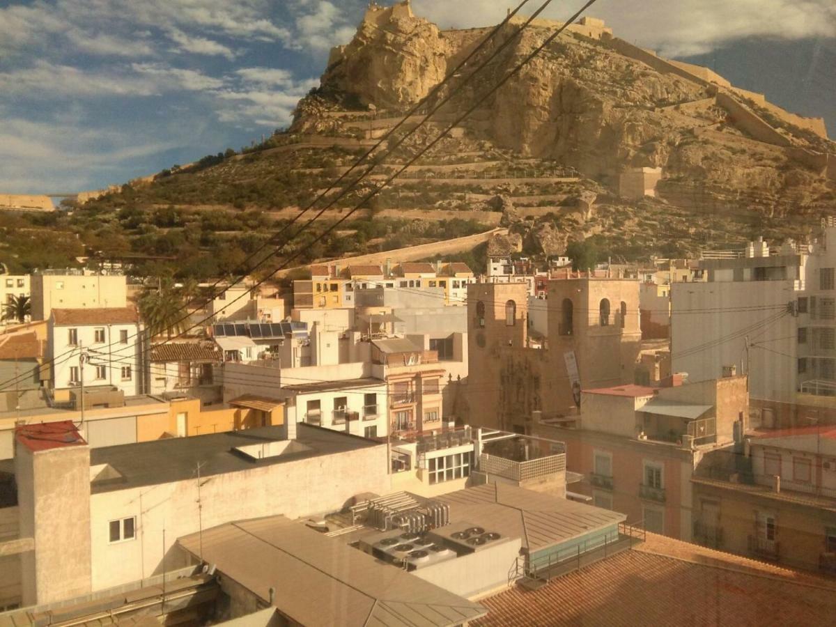 Beach, City Center And Entertainment Alicante Exteriör bild