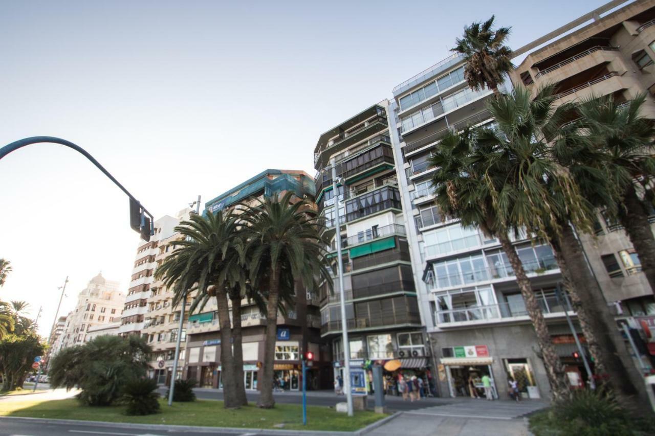 Beach, City Center And Entertainment Alicante Exteriör bild